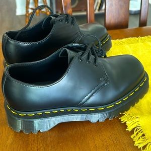 Dr. Martens, Unisex Bex 3 Eye Oxford, Black Smooth, Size 5 US Women or 4 Men